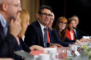 Andy Burnham 释放英国网络安全政策延续信号 撤销原 DSIT 后仍重新任命 Liz Lloyd
